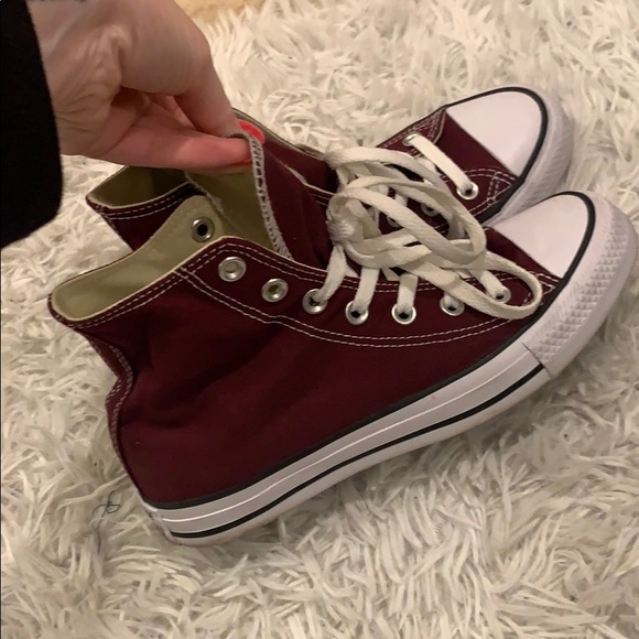 converse shoes maroon color